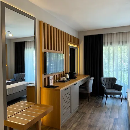 The Rest Port Argento * 博德鲁姆