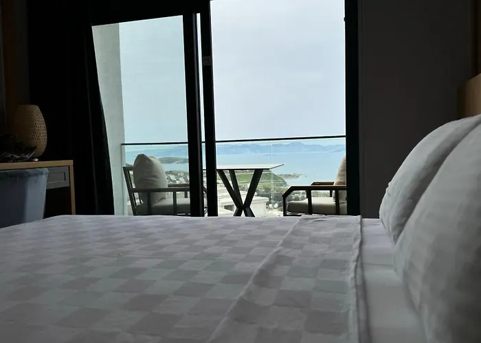 The Rest Port Argento Hotel